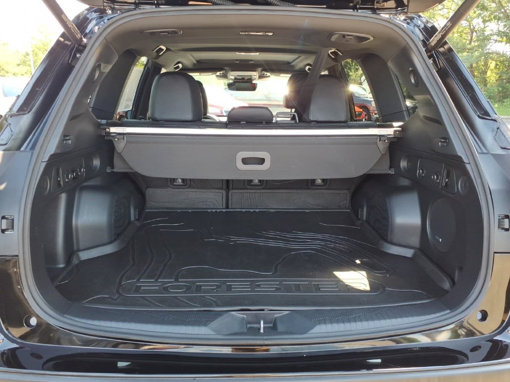 Used 2025 Subaru Forester Limited AWD/4WD image 18
