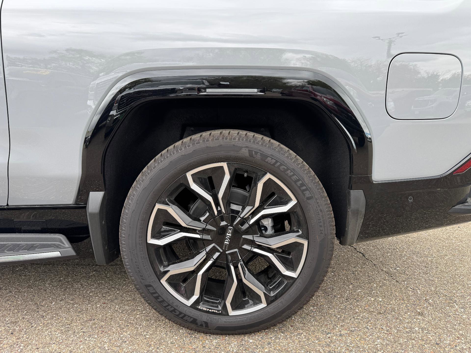 New 2025 GMC Sierra EV Denali image 7