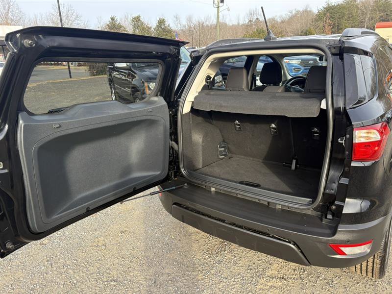 Used 2021 Ford EcoSport SE w/ SE Appearance Package image 24