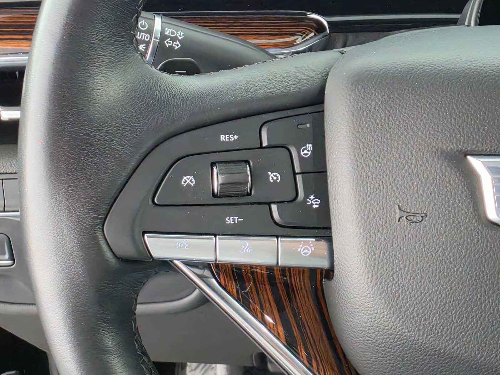 Used 2024 Cadillac Escalade Premium Luxury w/ Performance Package AWD/4WD image 32
