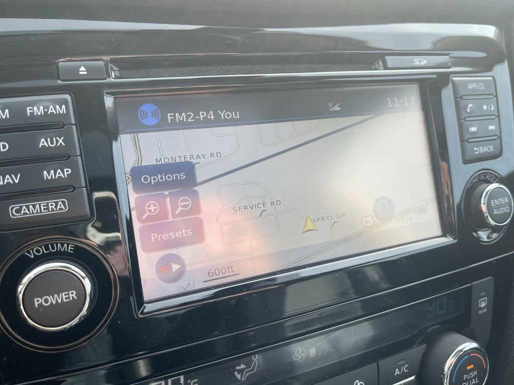 Used 2017 Nissan Rogue SL w/ SL Premium Package image 18