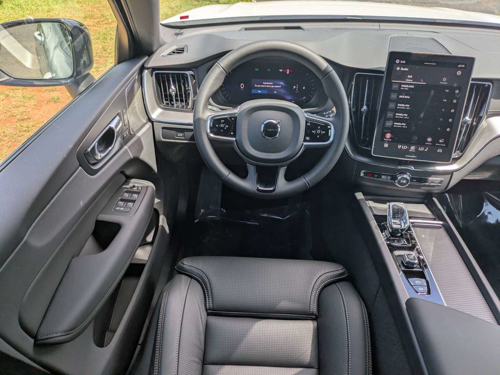 New 2026 Volvo XC60 B5 Ultra w/ Protection Package Premier AWD/4WD image 17
