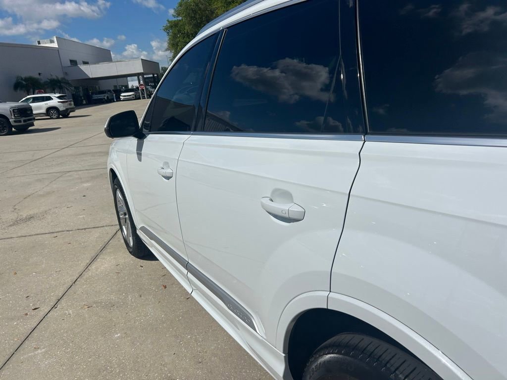 Used 2023 Audi Q7 3.0T Premium Plus w/ Premium Plus Package AWD/4WD image 29
