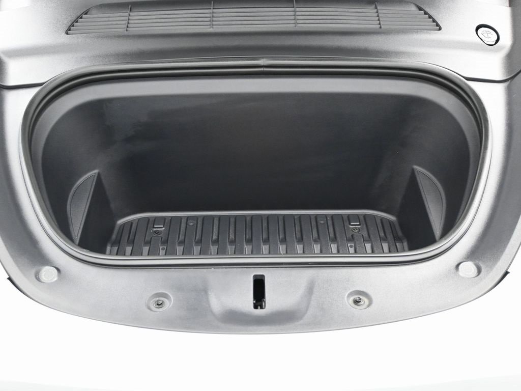 Used 2023 Tesla Model Y Long Range image 44