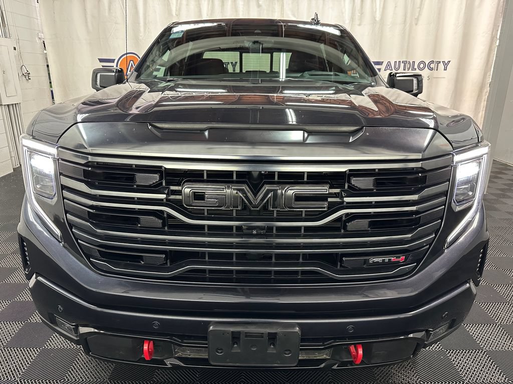 Used 2024 GMC Sierra 1500 AT4 w/ Technology Package AWD/4WD image 4