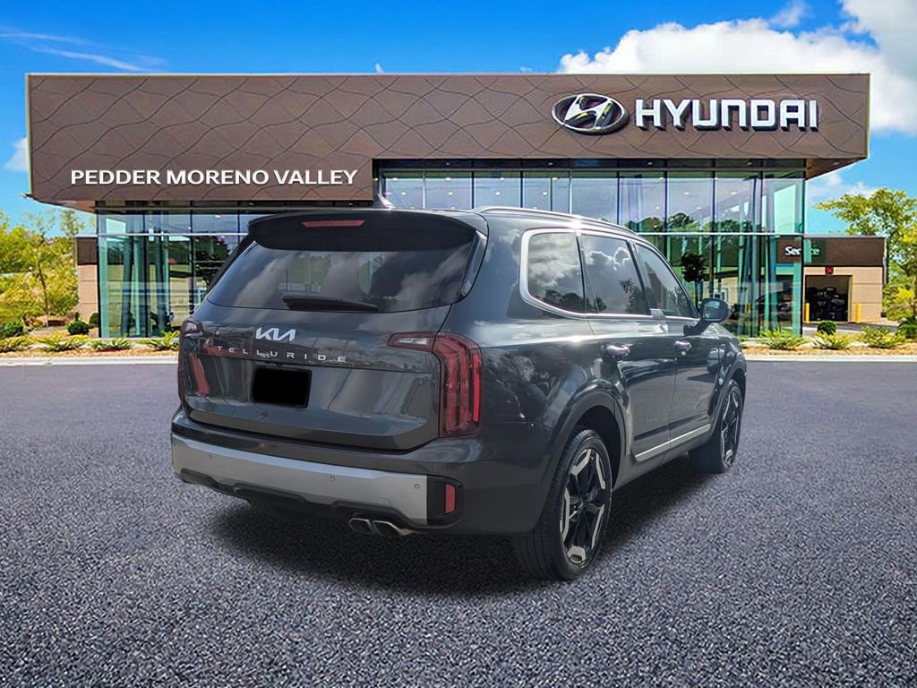 Used 2024 Kia Telluride S FWD image 3