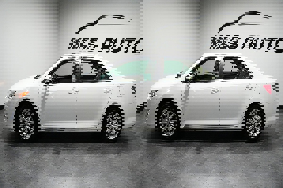 Used 2012 Toyota Camry XLE image 3