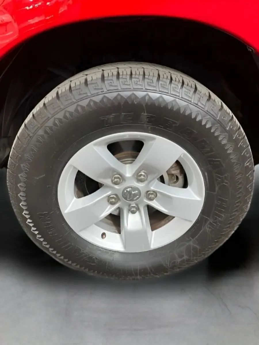 Used 2020 RAM 1500 Classic SLT RWD image 24