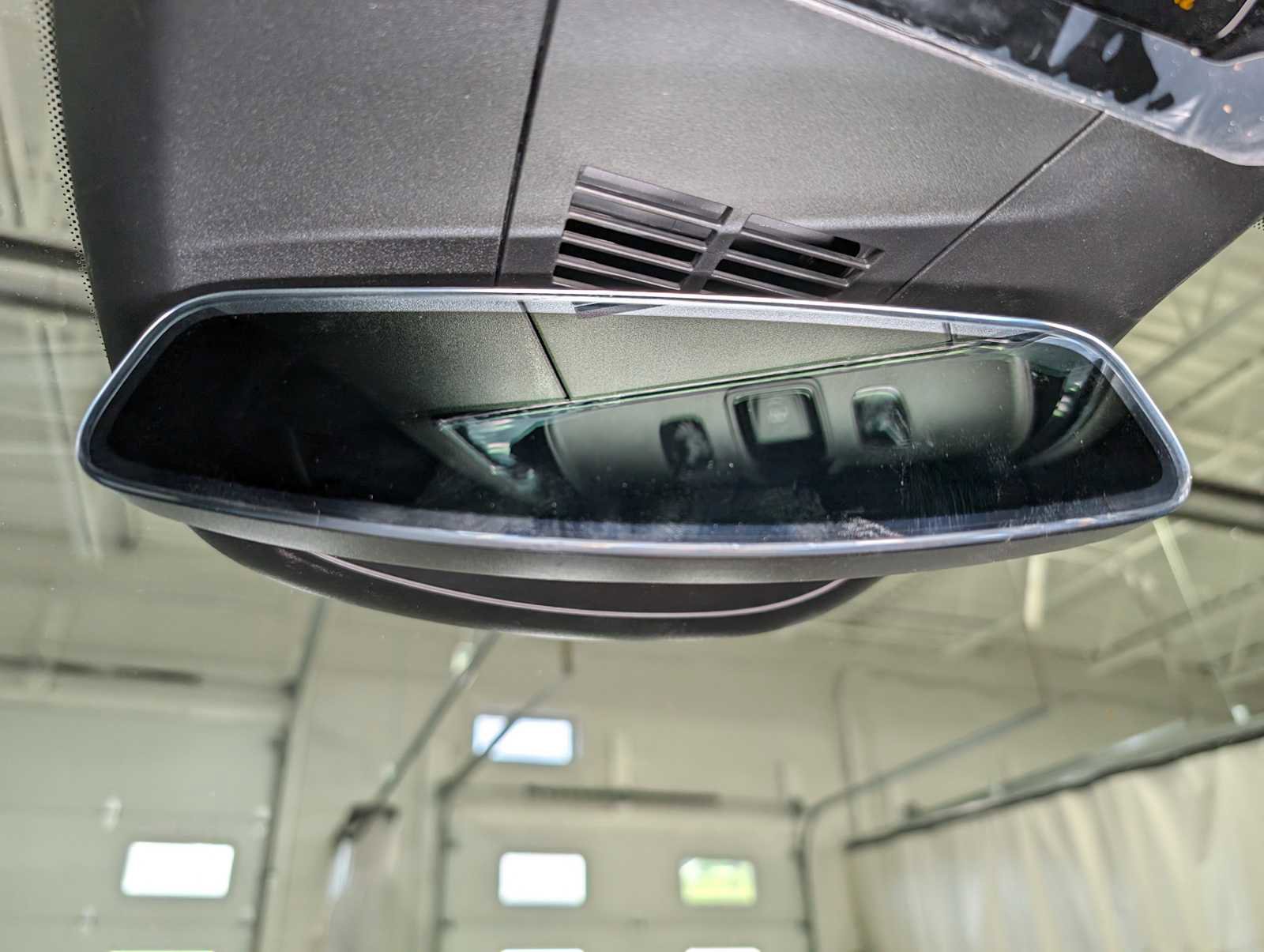 New 2025 Cadillac Lyriq Luxury image 32