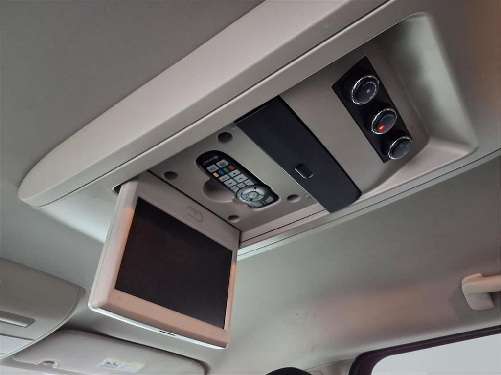 Used 2018 Dodge Grand Caravan SE w/ UConnect Hands-Free Group image 20