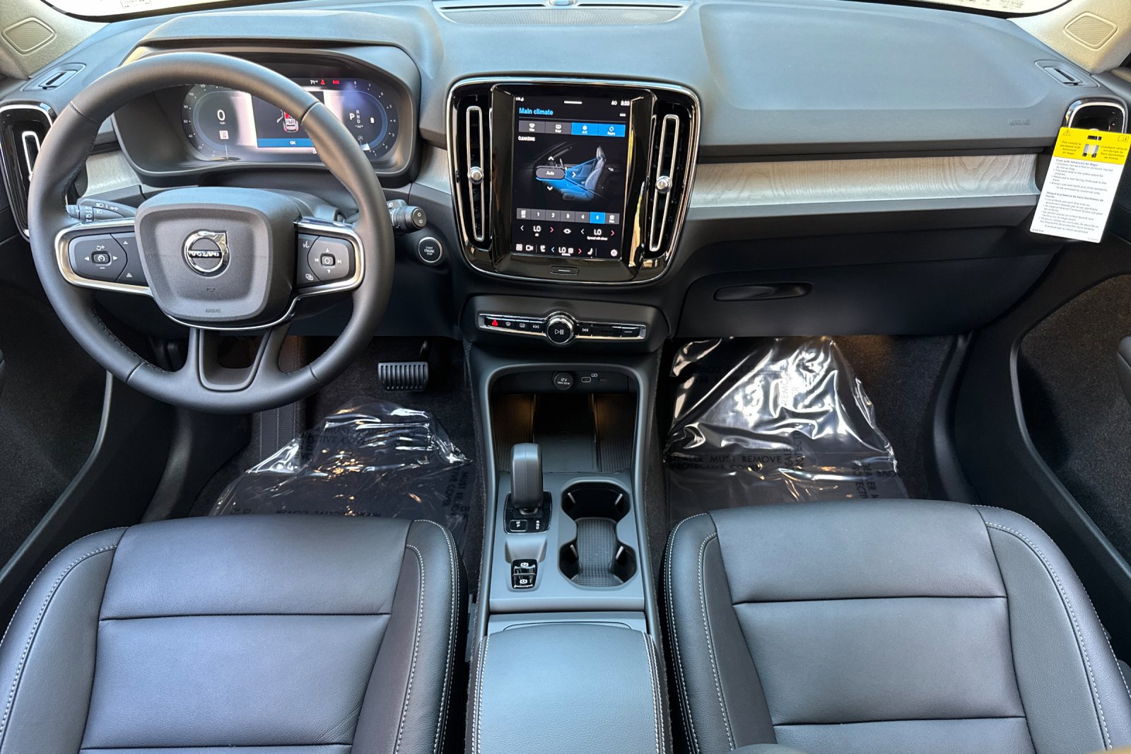 New 2025 Volvo XC40 B5 Core w/ Protection Package Premier image 11