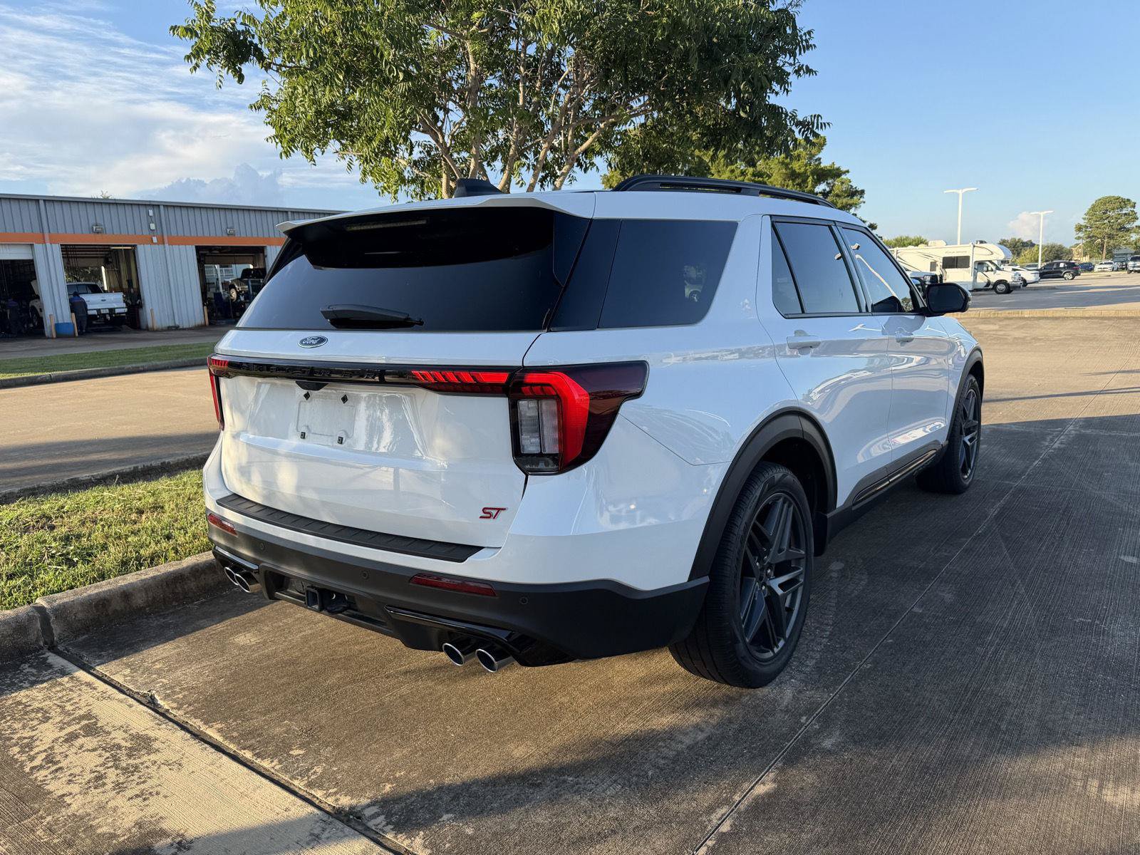 Used 2025 Ford Explorer ST AWD/4WD image 21