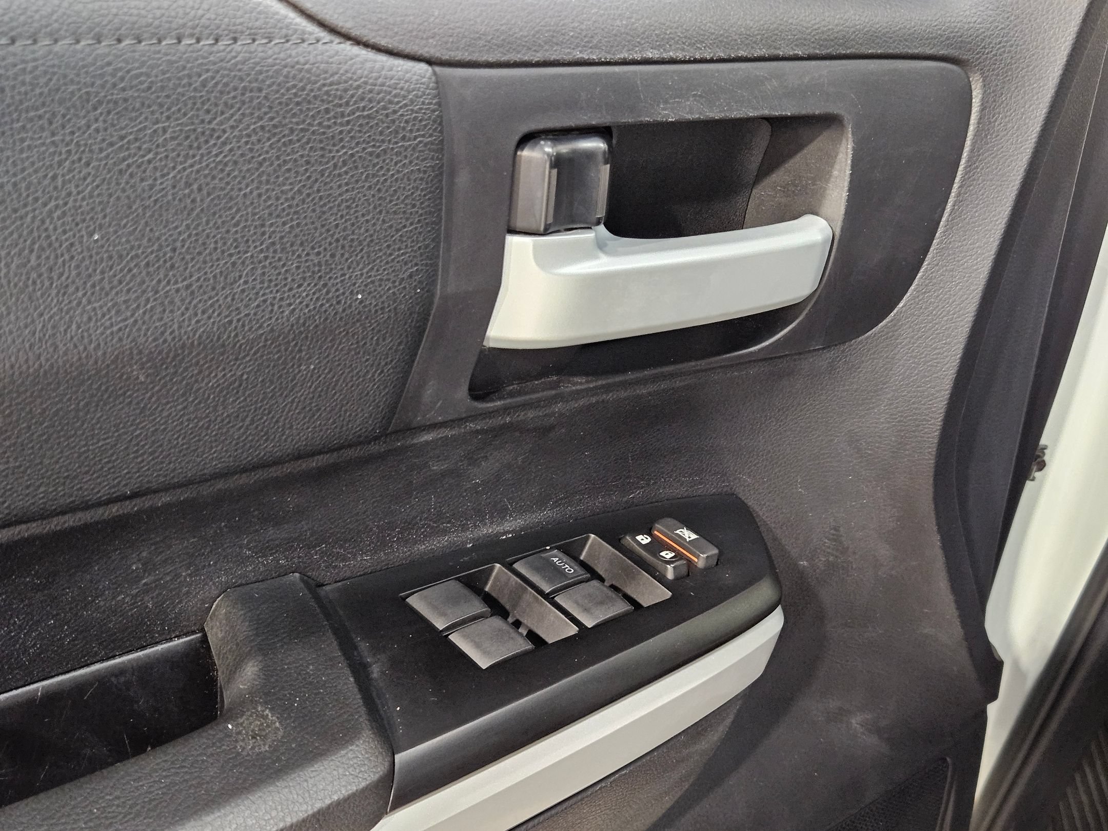 Used 2021 Toyota Tundra SR5 w/ SR5 Leather Package RWD image 21