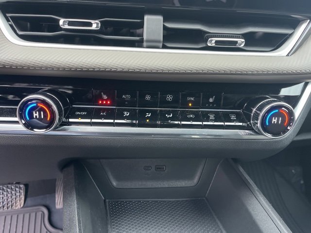 Used 2026 Chevrolet Equinox LT w/ Convenience Package II image 27