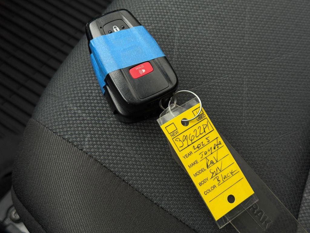 Certified 2025 Toyota RAV4 XLE image 32