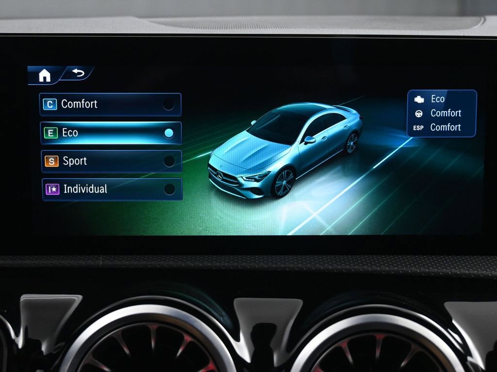 Used 2025 Mercedes-Benz CLA 250 4MATIC image 39