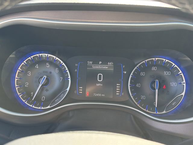 Used 2022 Chrysler Voyager LX FWD image 20