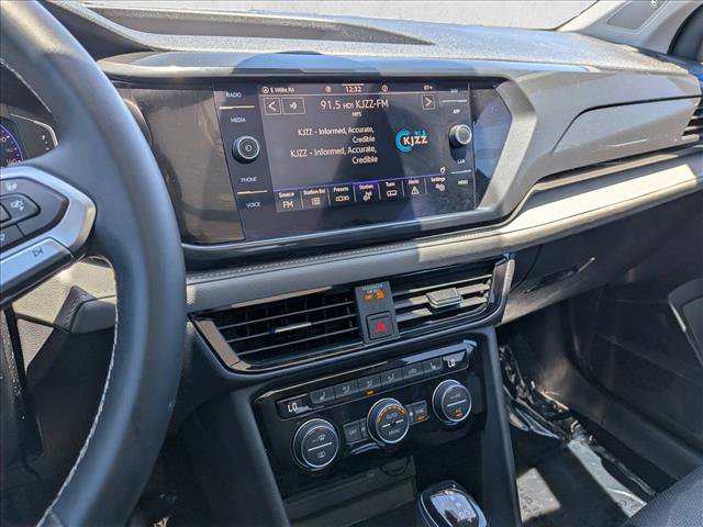 Used 2022 Volkswagen Taos SEL w/ Panoramic Sunroof Package FWD image 20