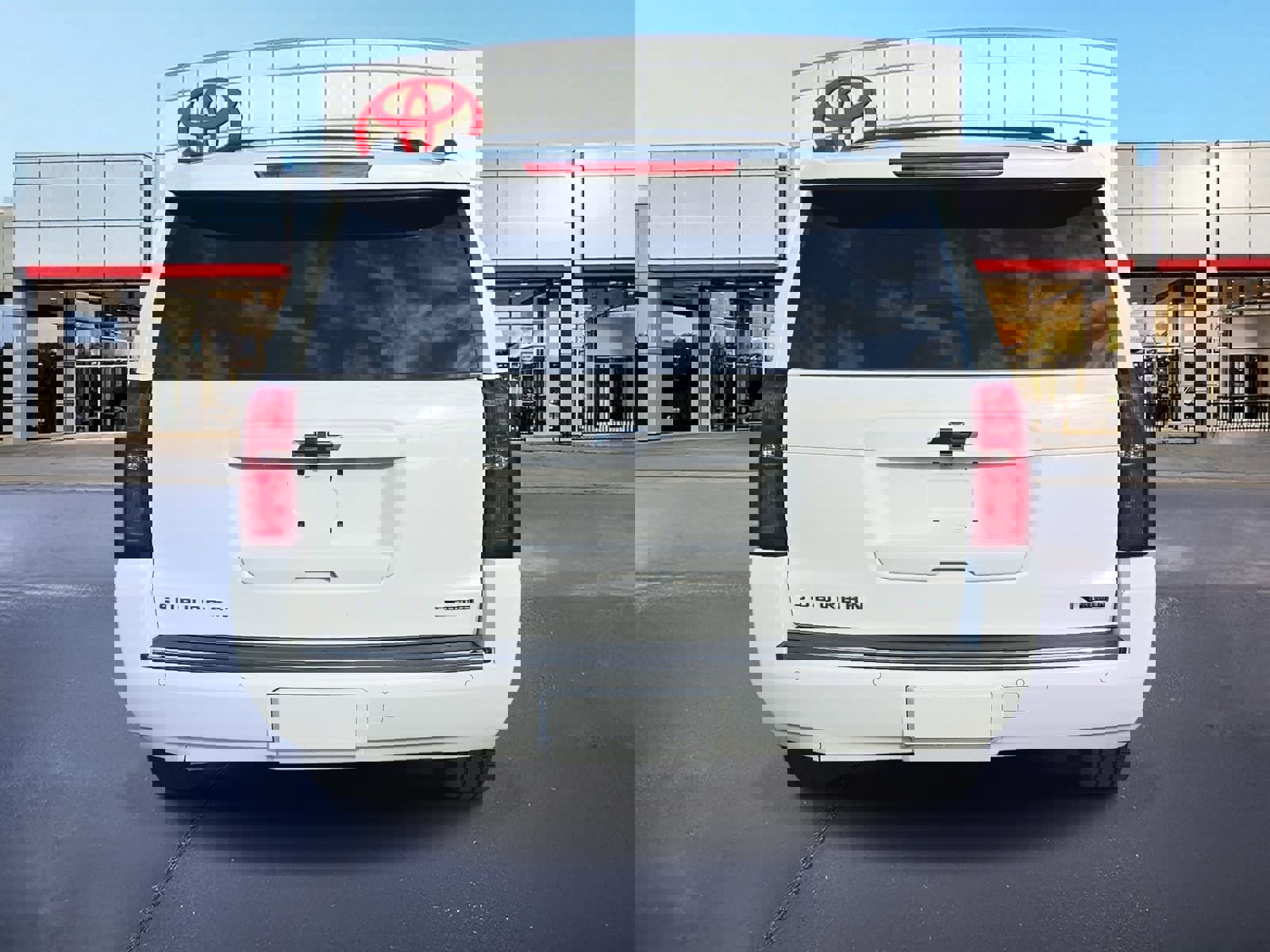 Used 2017 Chevrolet Suburban Premier image 8