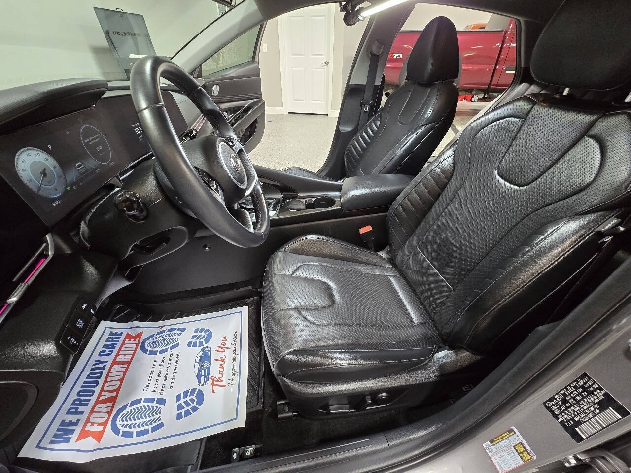 Used 2023 Hyundai Elantra Limited w/ Winter Weather Package FWD image 22