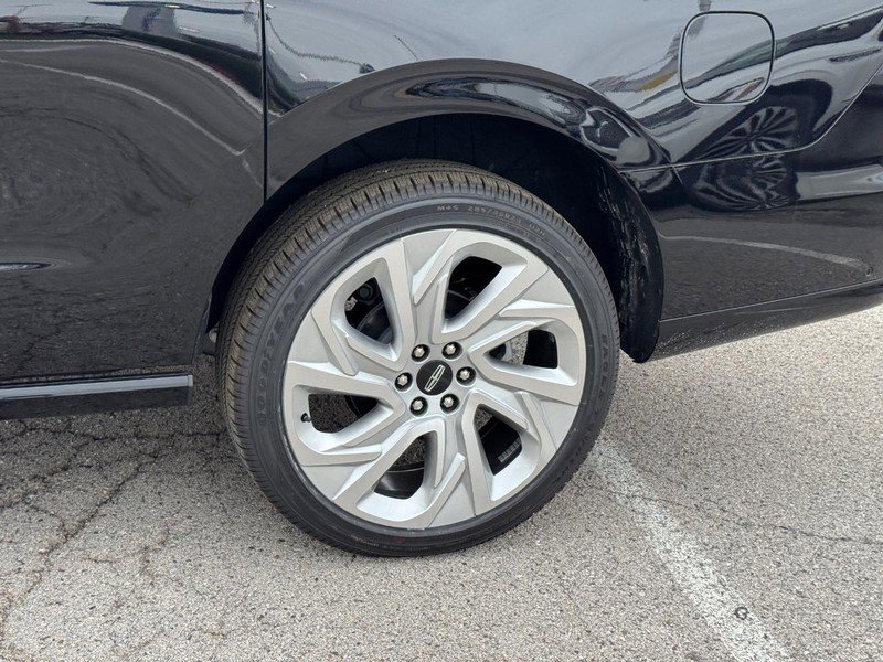 New 2025 Lincoln Navigator L Reserve image 9