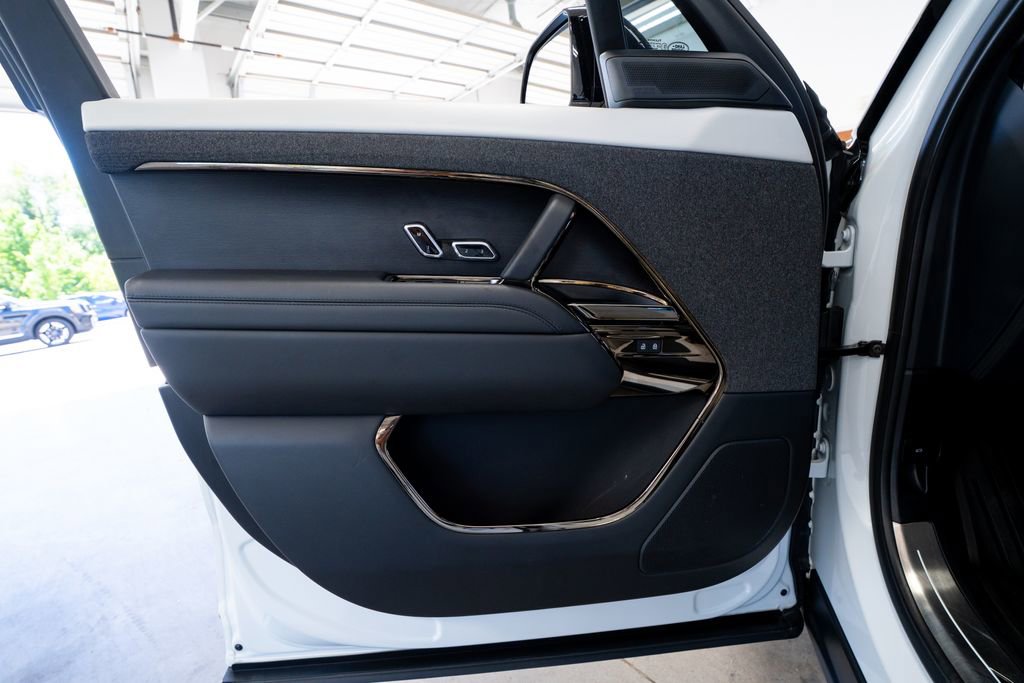 Used 2025 Land Rover Range Rover Sport Dynamic SE image 26