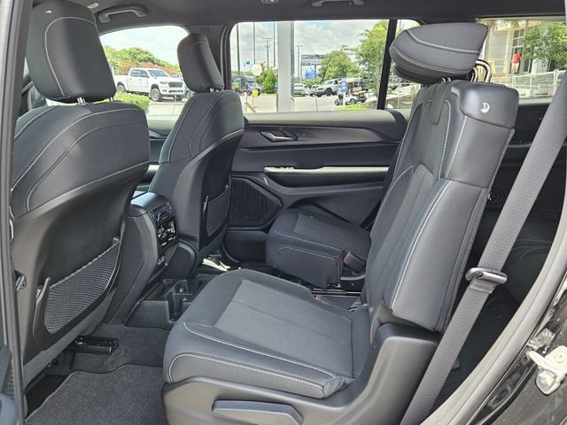 New 2025 Jeep Grand Cherokee L Laredo w/ Luxury Tech Group I RWD image 11