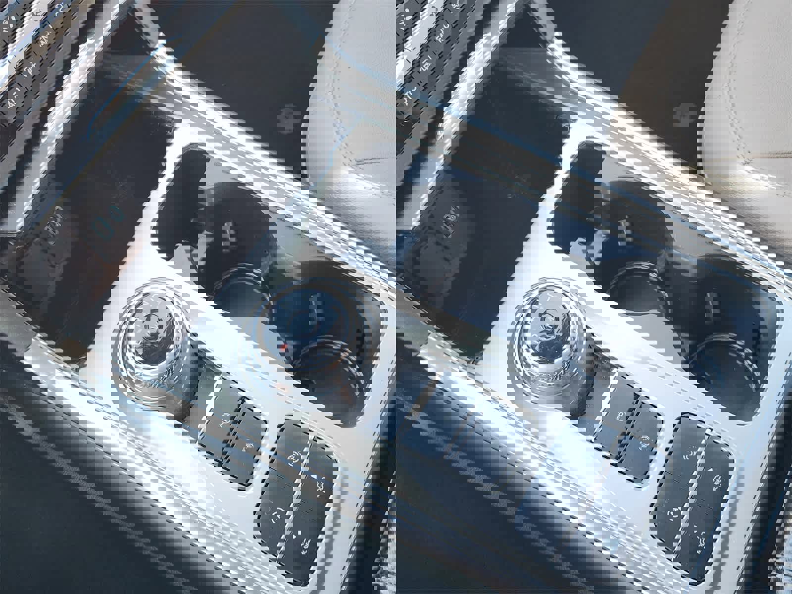 Used 2020 Ford Explorer Limited image 20