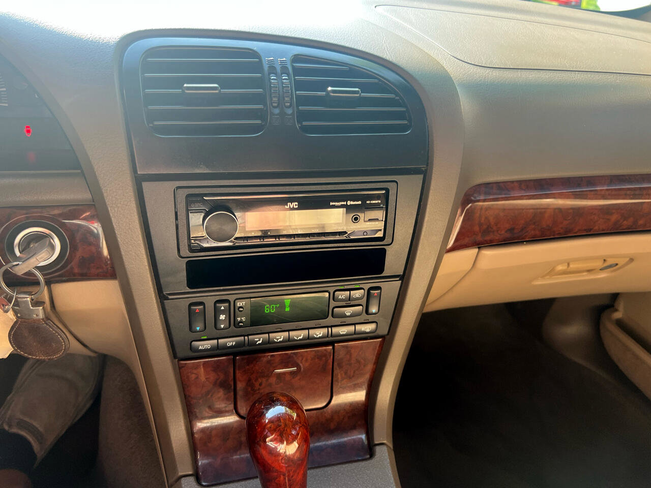 Used 2002 Lincoln LS image 28