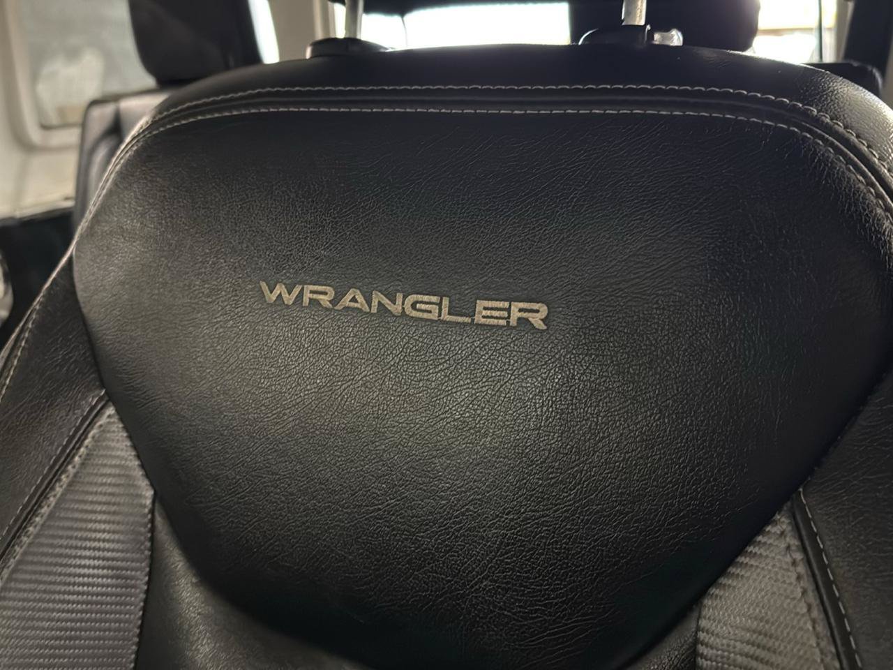 Used 2013 Jeep Wrangler Unlimited Sport w/ Connectivity Group AWD/4WD image 9