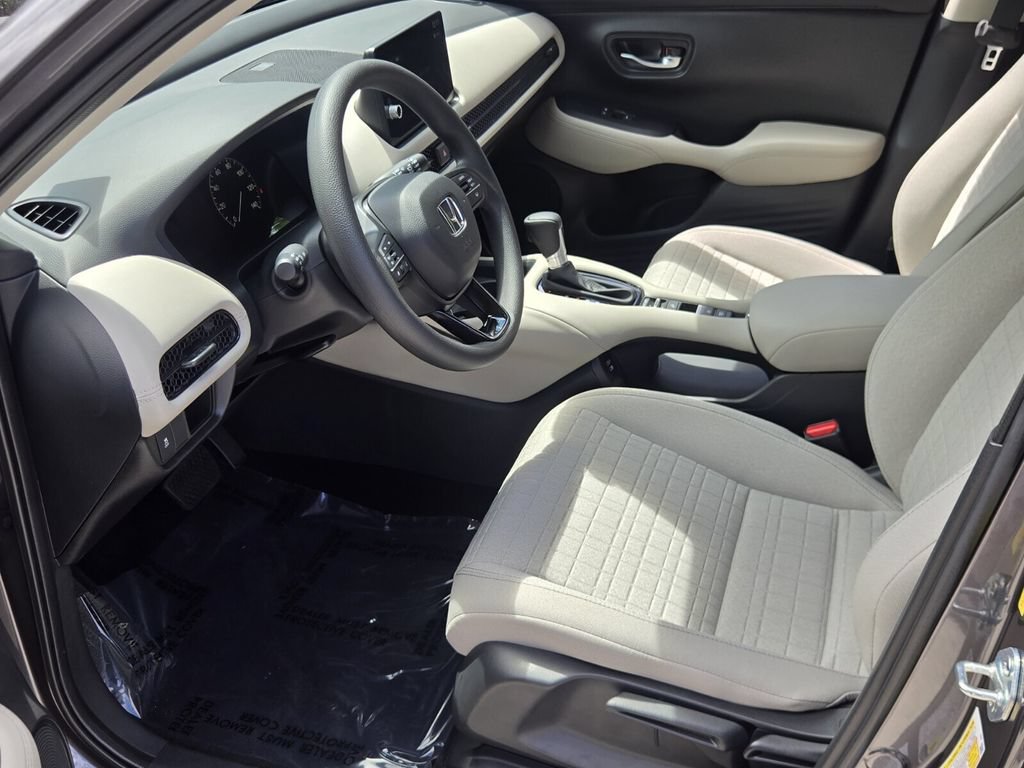 Certified 2027 Honda HR-V LX image 11