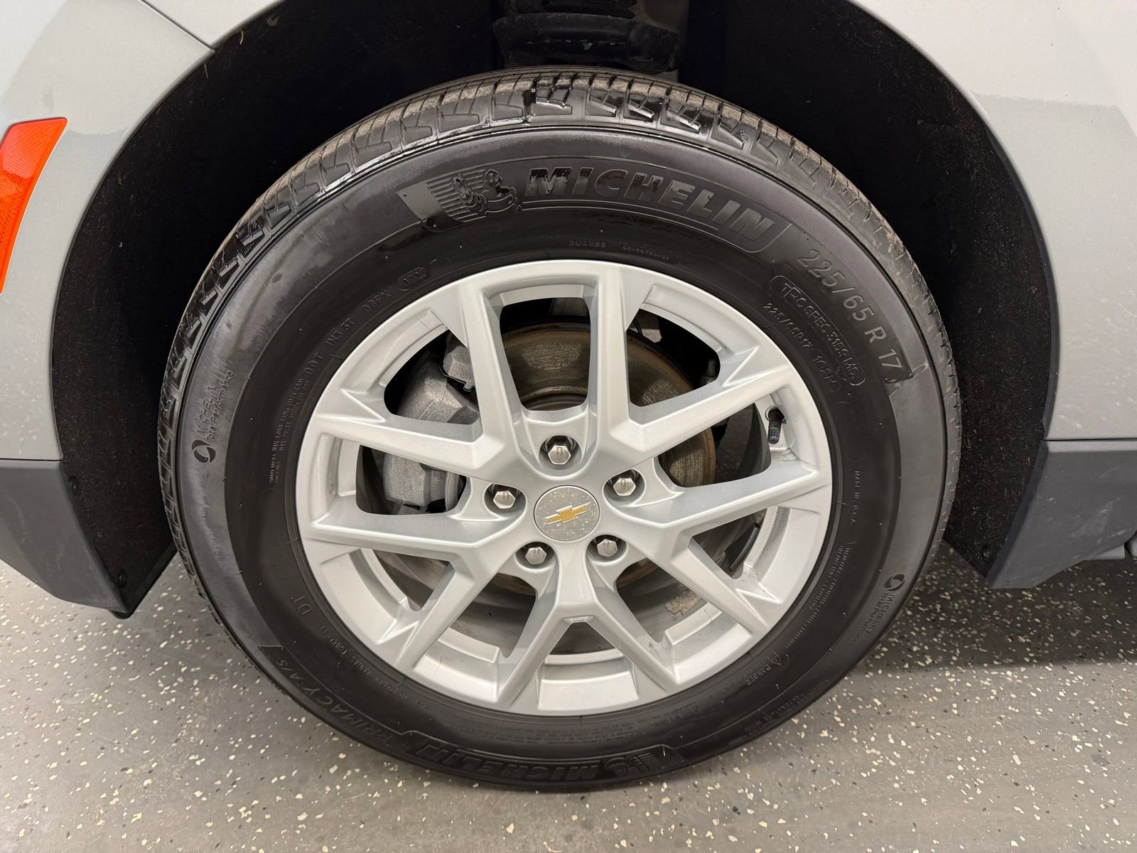 Used 2023 Chevrolet Equinox LS w/ LS Convenience Package image 18