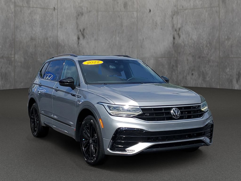 Used 2022 Volkswagen Tiguan SE R-Line AWD/4WD image 1