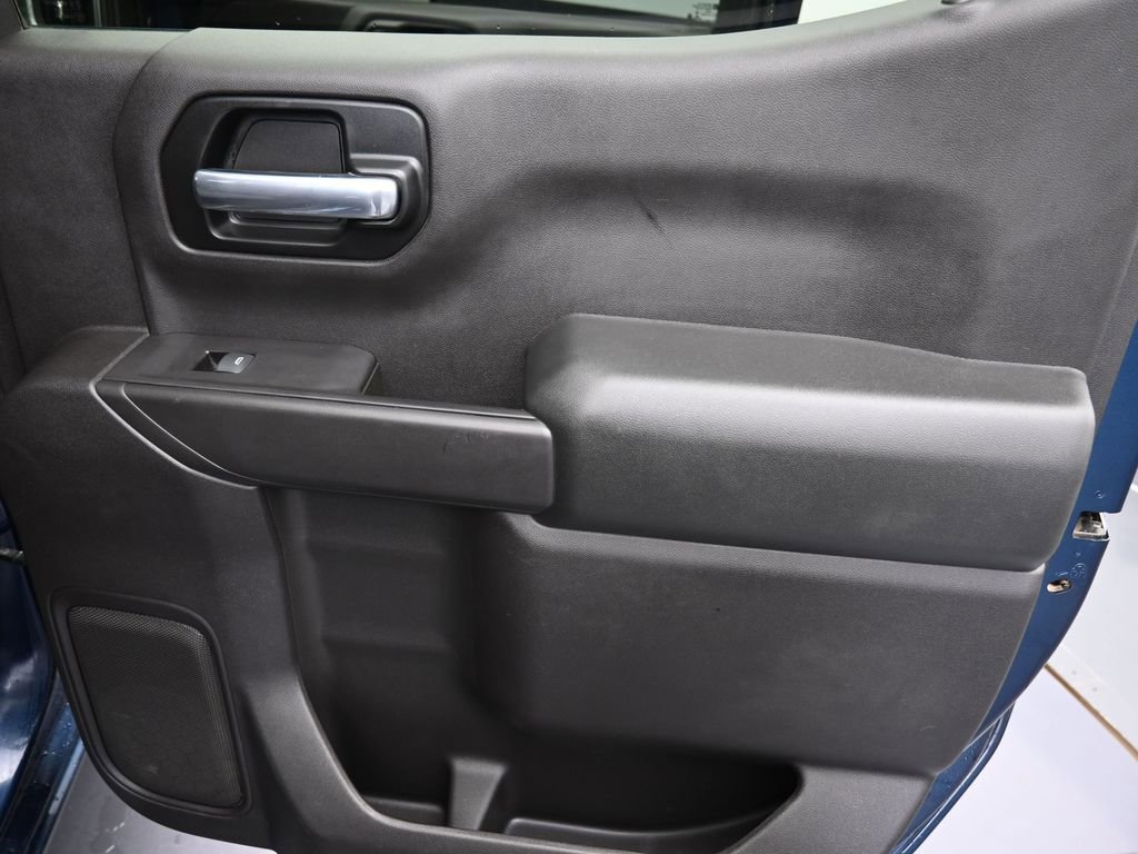 Used 2019 Chevrolet Silverado 1500 LT w/ Texas Edition image 29