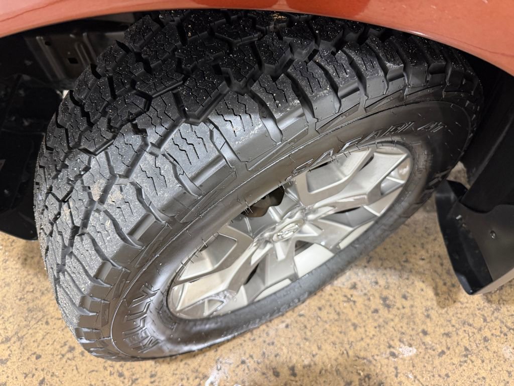Used 2016 Nissan Frontier SL RWD image 5
