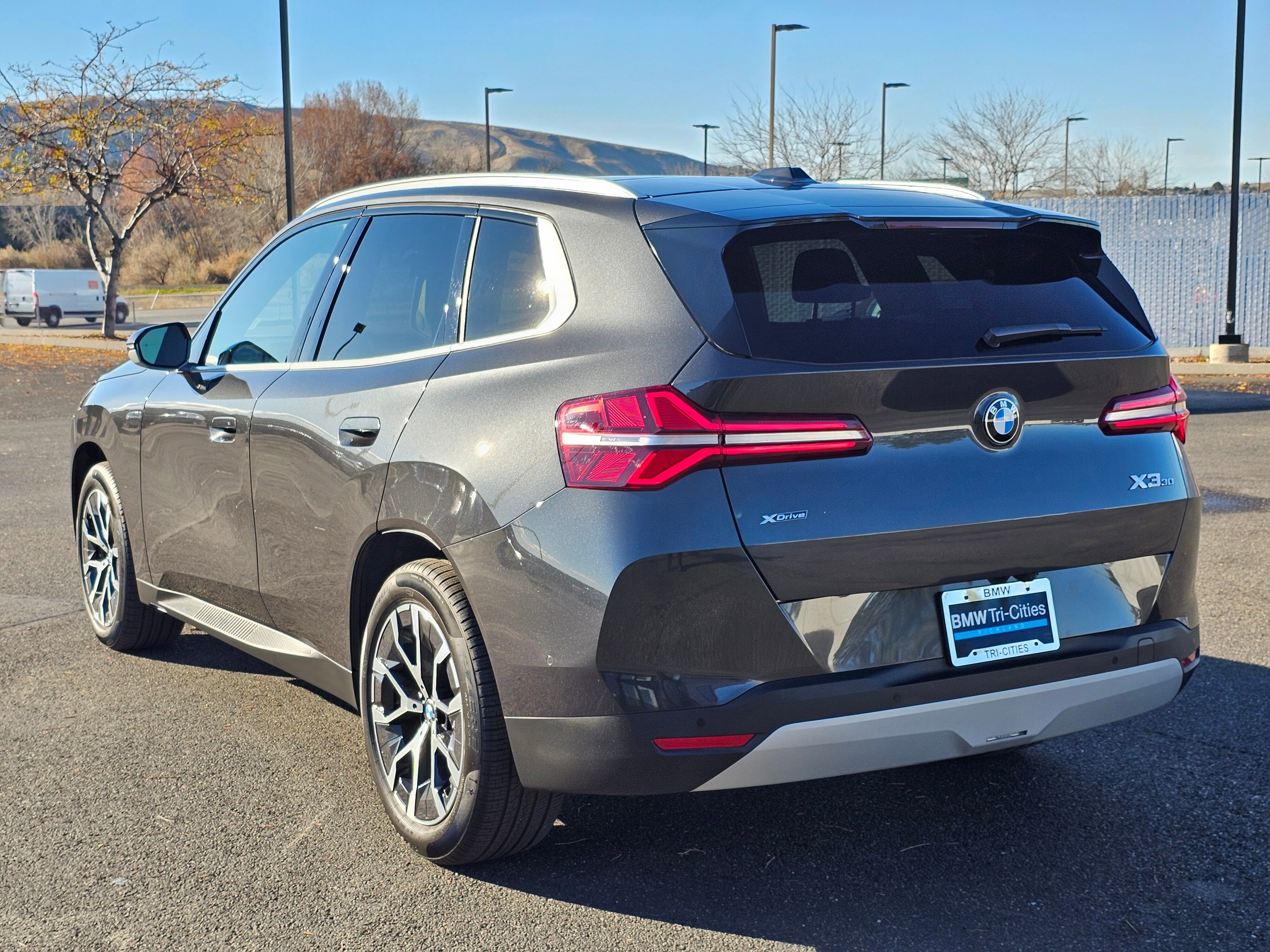 Used 2025 BMW X3 xDrive30i w/ Convenience Package image 4