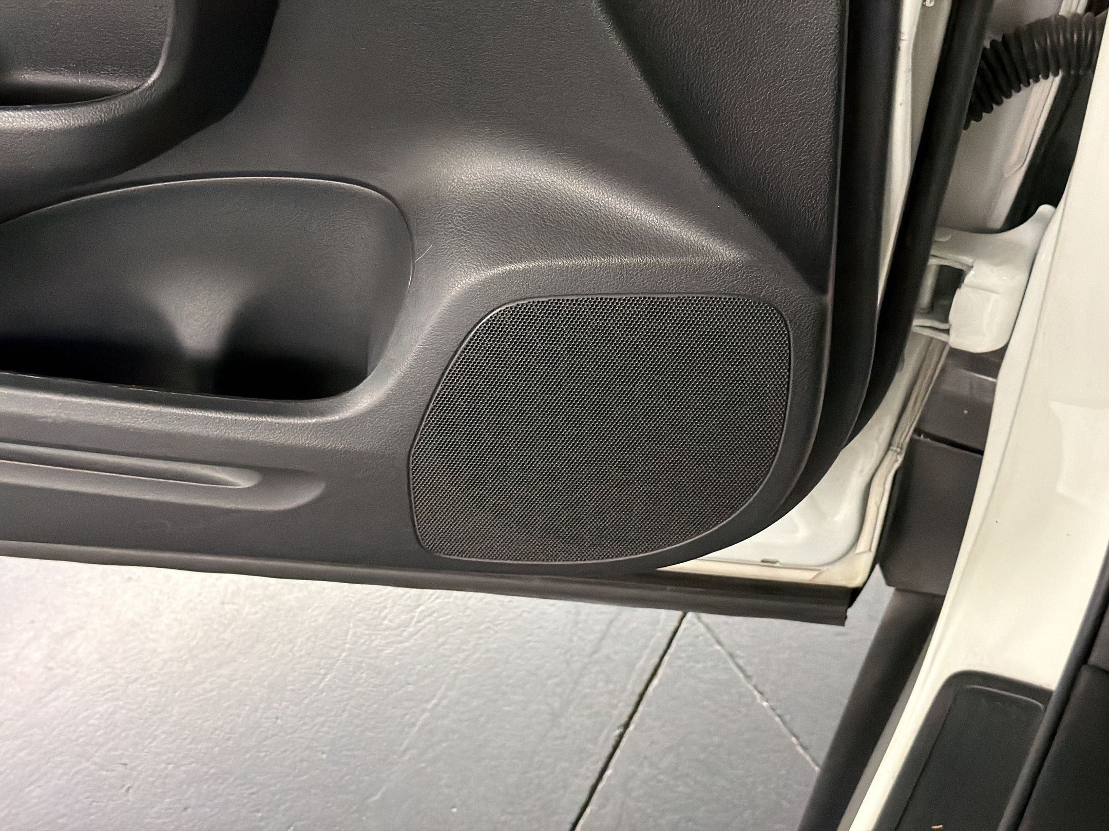 Used 2015 Honda CR-V LX image 25