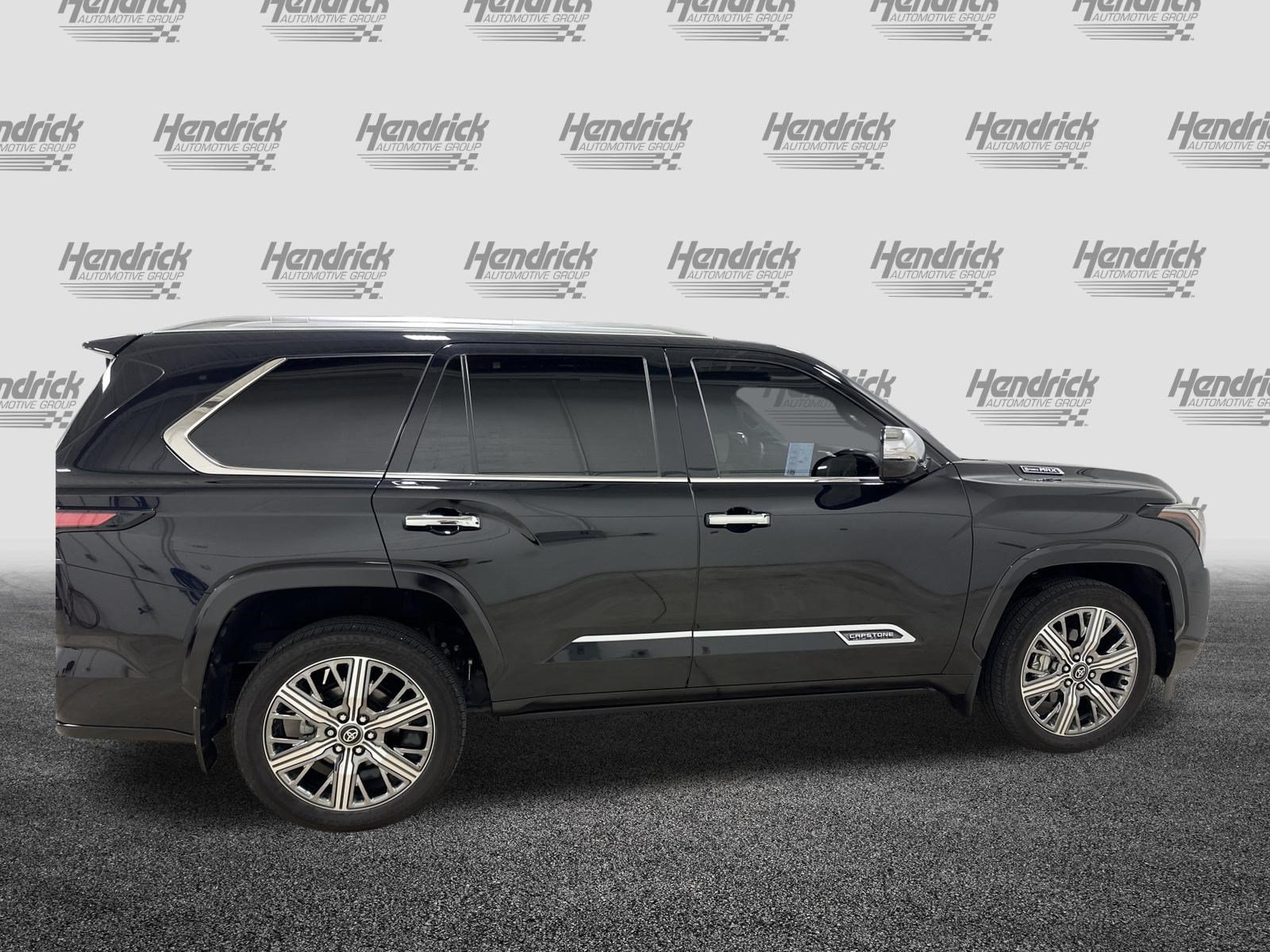 Used 2025 Toyota Sequoia Capstone AWD/4WD image 11