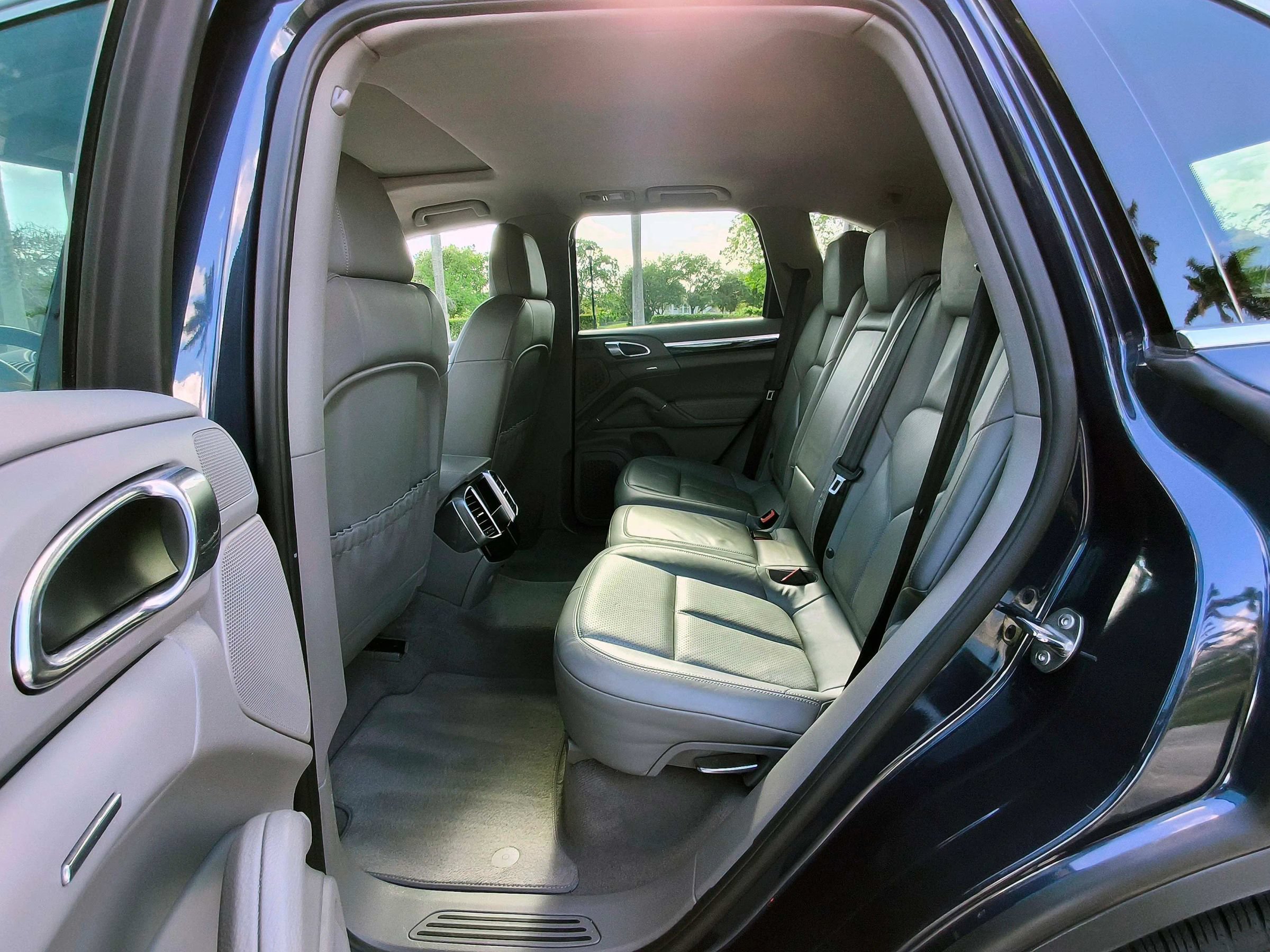 Used 2014 Porsche Cayenne AWD/4WD image 33
