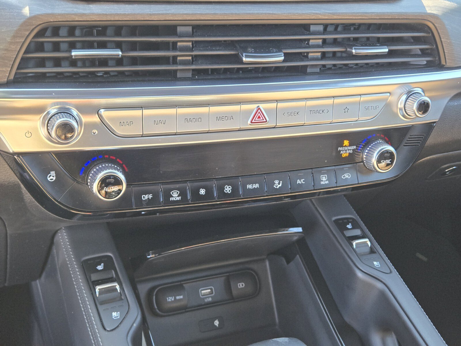 Certified 2022 Kia Telluride SX w/ SX Prestige Package image 21