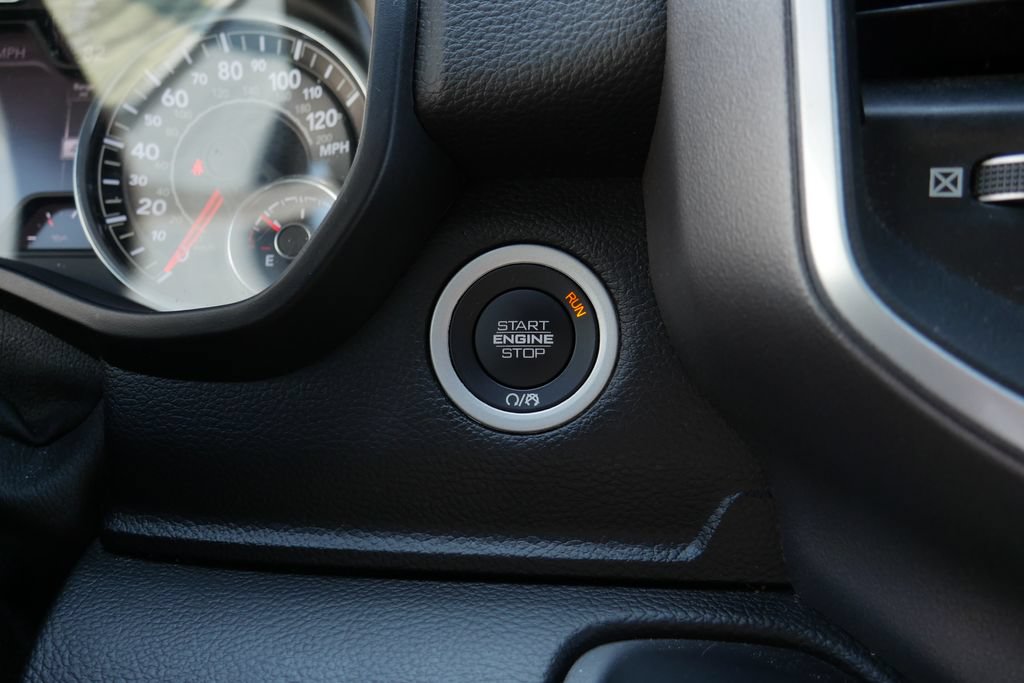 Used 2020 RAM 1500 Big Horn AWD/4WD image 16