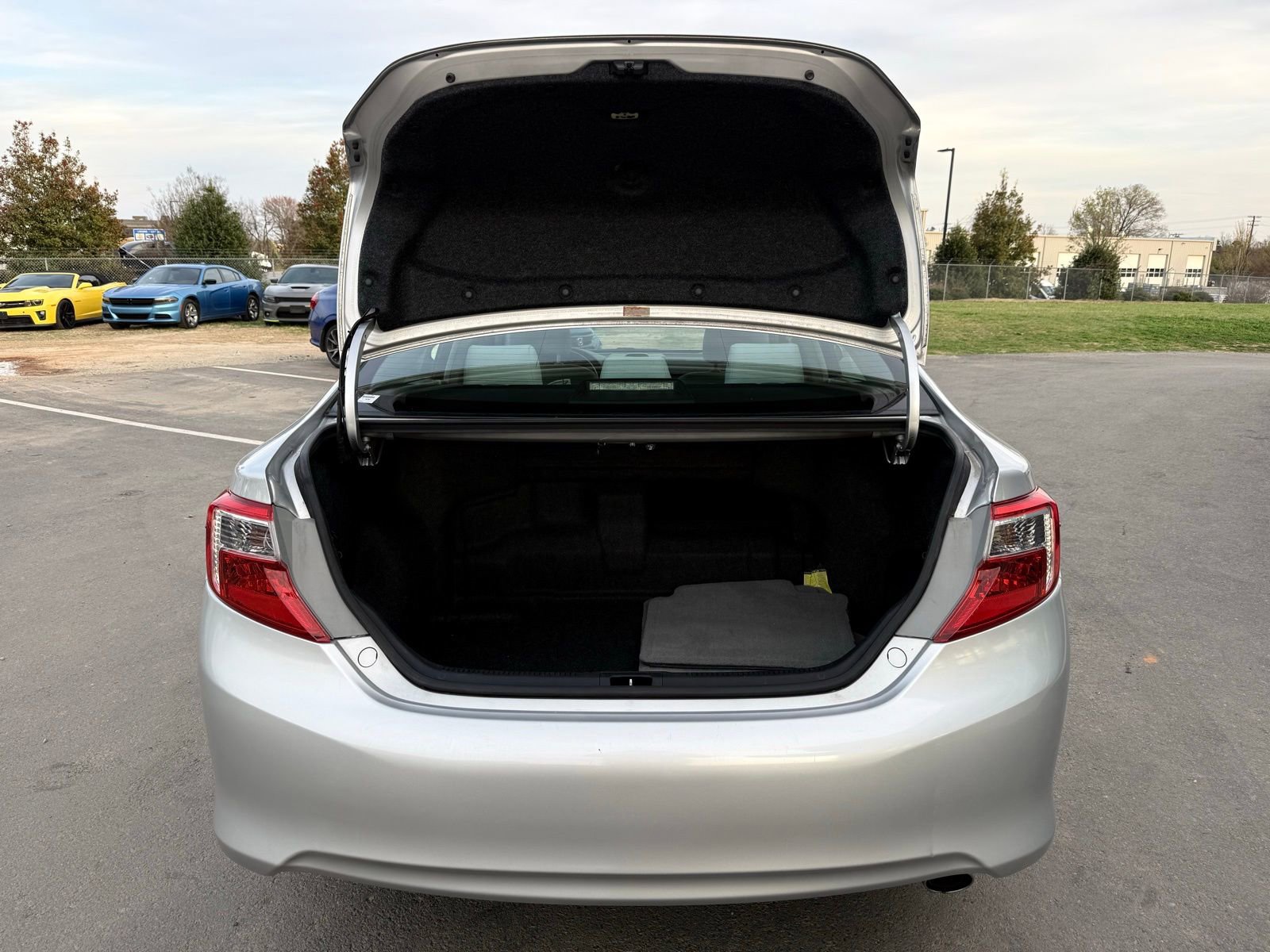 Used 2013 Toyota Camry XLE w/ Convenience Pkg image 48