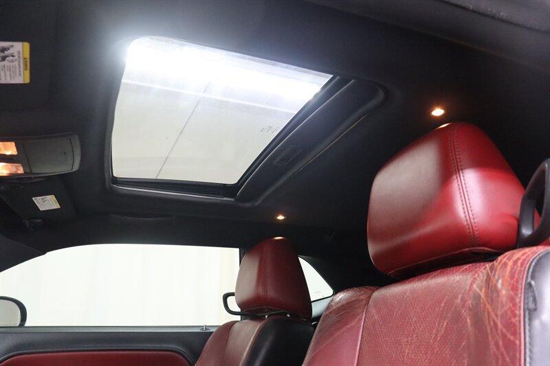 Used 2012 Dodge Challenger SXT RWD image 14