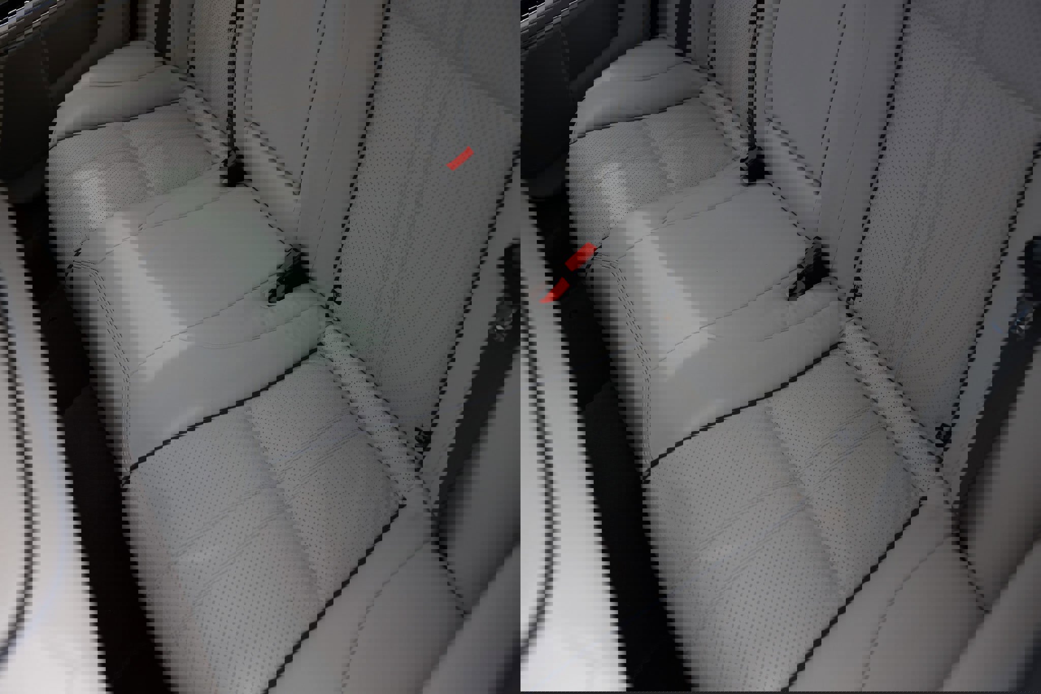 Used 2019 Jaguar XJ R-Sport image 13