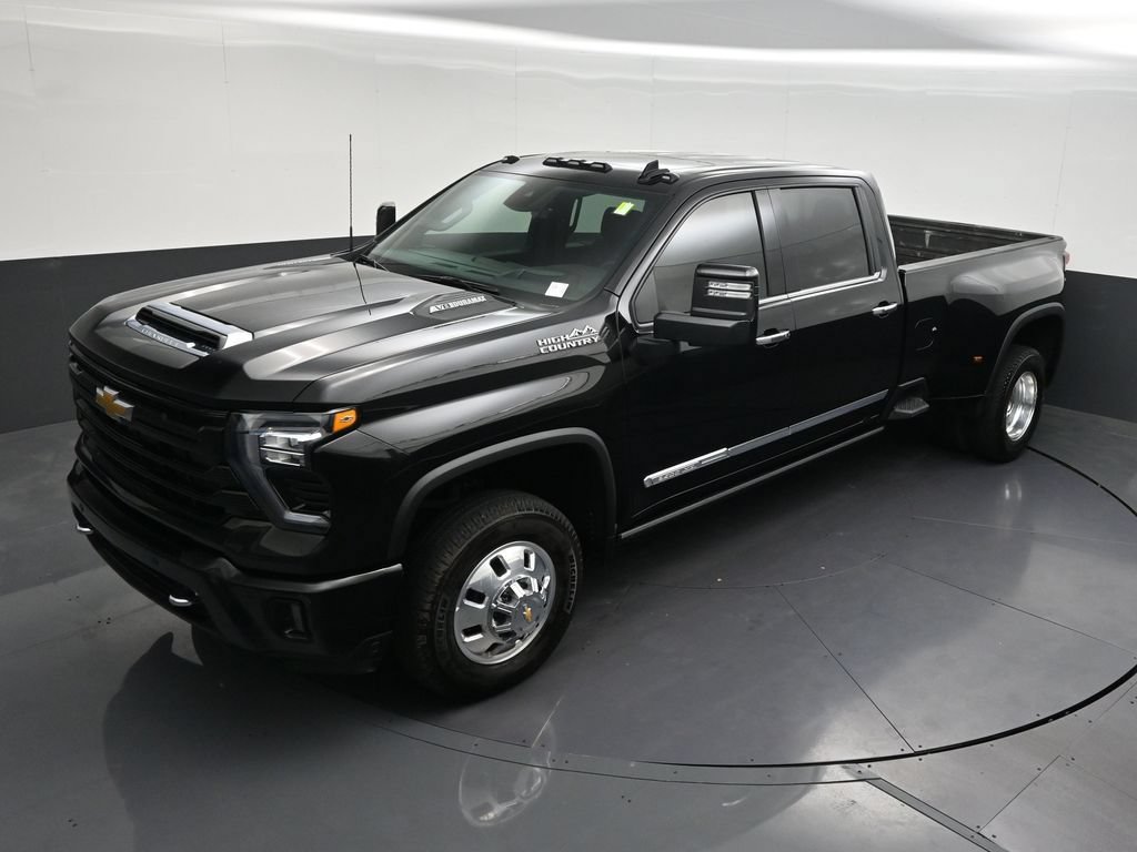 Used 2026 Chevrolet Silverado 3500 High Country w/ High Country Premium Package AWD/4WD image 17