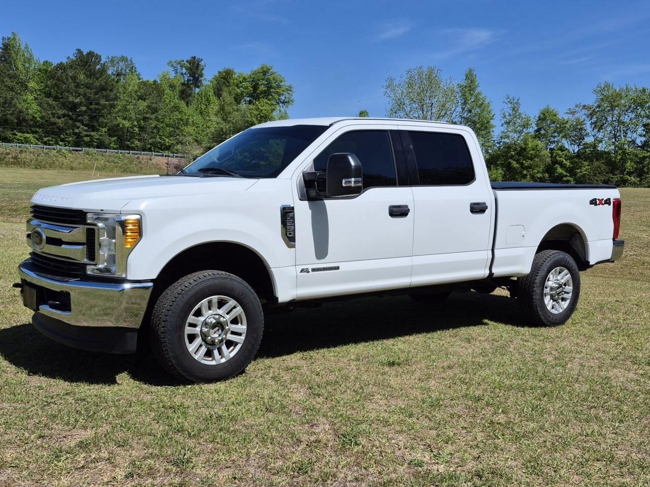 Used 2017 Ford F250 XLT AWD/4WD image 3
