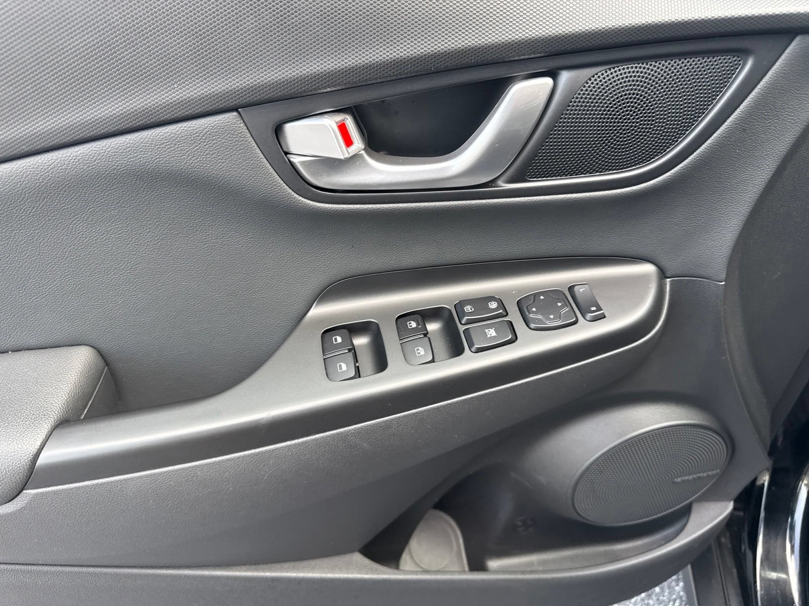 Certified 2023 Hyundai Kona Limited w/ Cargo Package FWD image 18