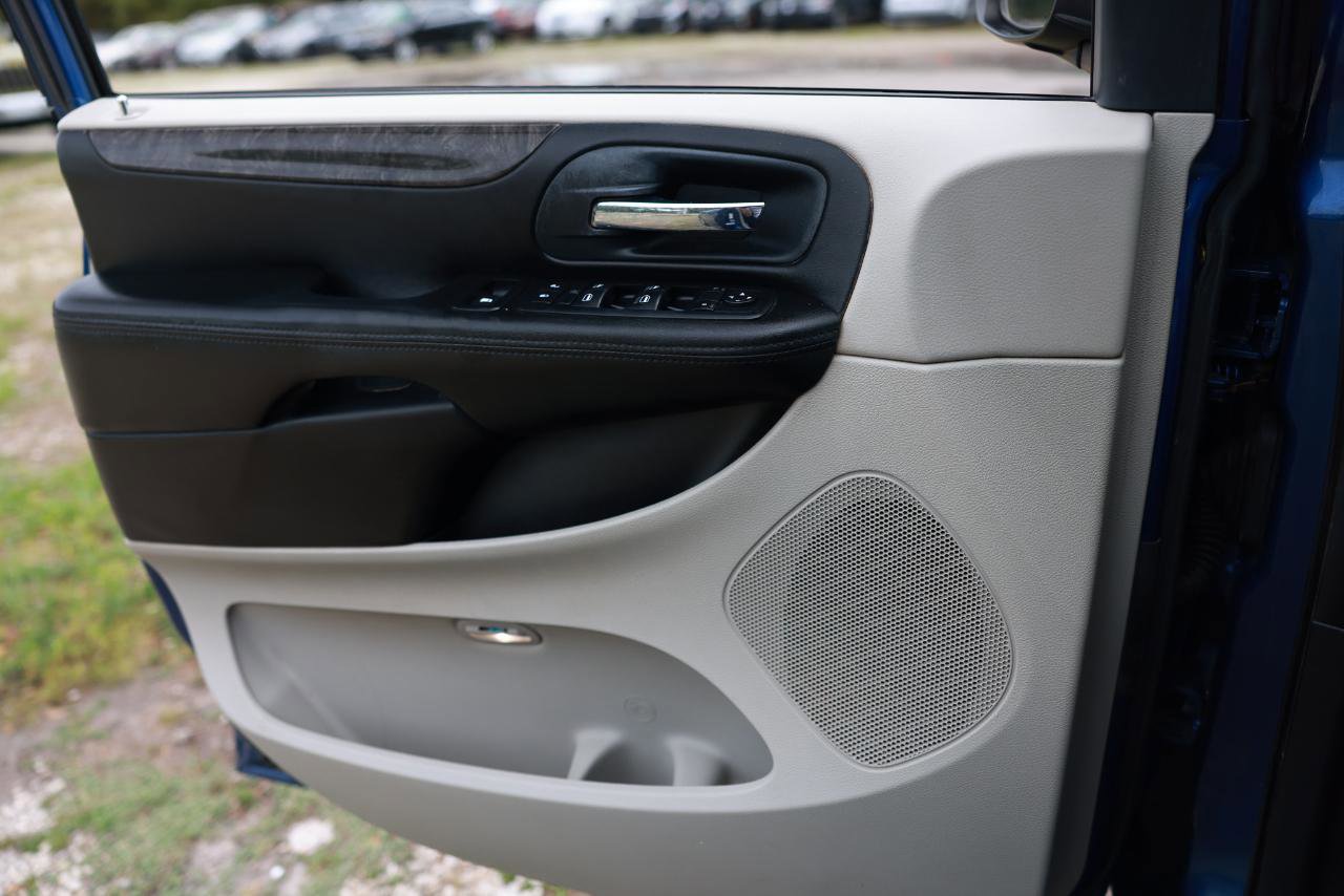 Used 2011 Dodge Grand Caravan Express w/ PWR Window Group image 40