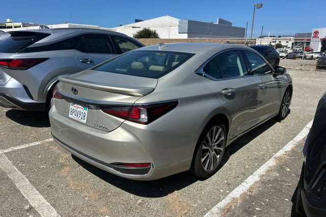 Used 2020 Lexus ES 300h w/ Premium Package FWD image 5