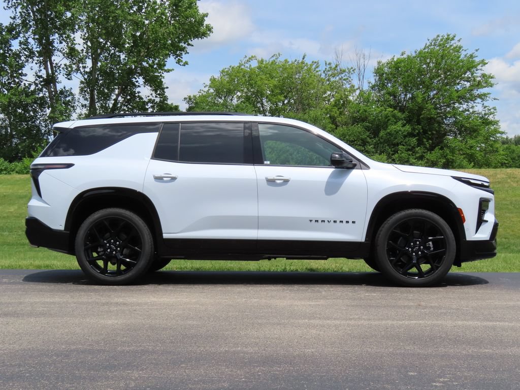New 2026 Chevrolet Traverse RS w/ LPO, Floor Liner Package AWD/4WD image 2